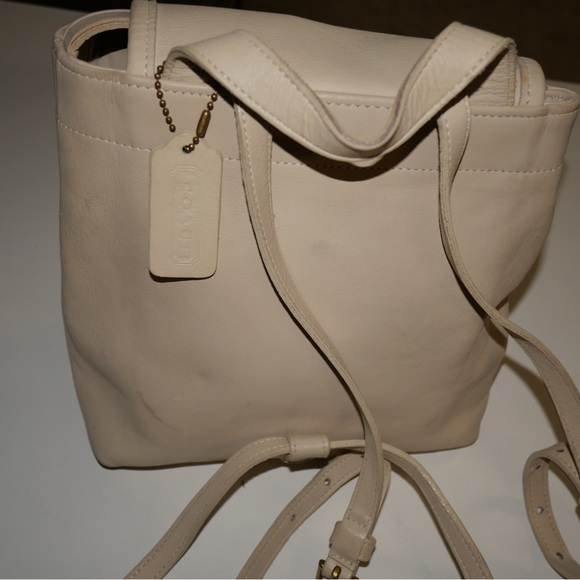 Coach - Picture 3 of 4